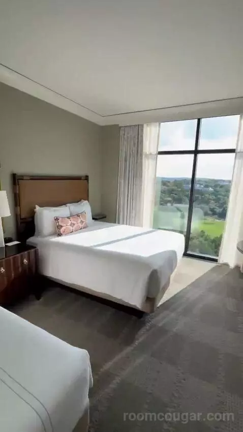 Deluxe Room, 2 Queen Beds bed picture #4