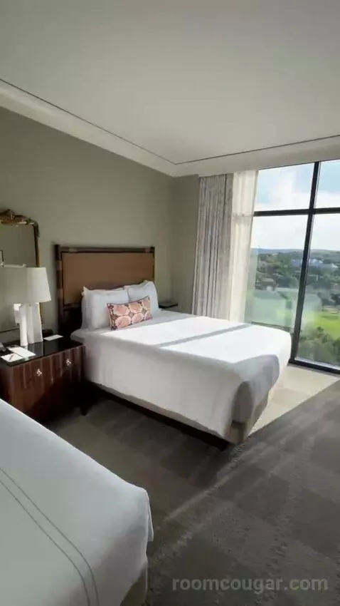 Deluxe Room, 2 Queen Beds bed picture #5