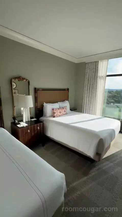 Deluxe Room, 2 Queen Beds bed picture #6