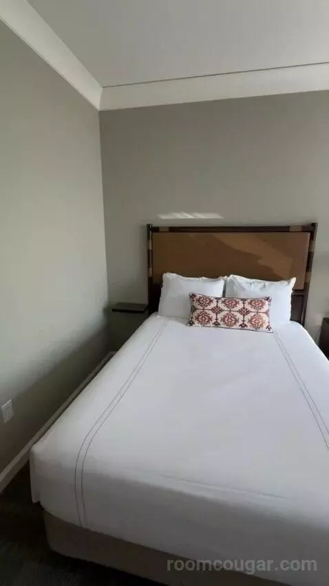Deluxe Room, 2 Queen Beds bed picture #9