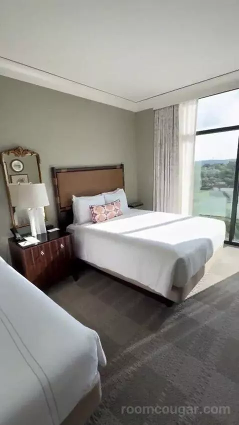 Deluxe Room, 2 Queen Beds bed picture #10