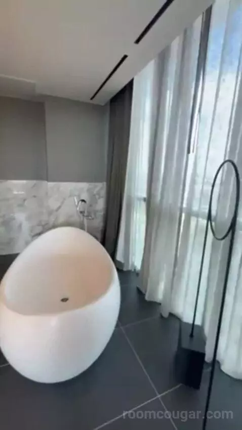 Penthouse Suite bathroom picture #7