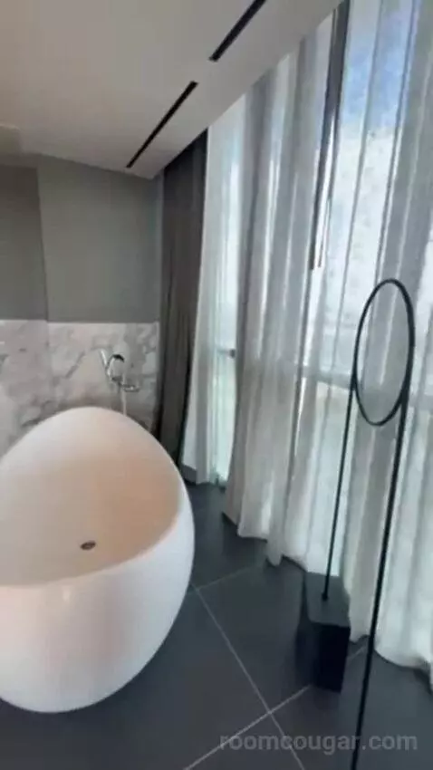 Penthouse Suite bathroom picture #8