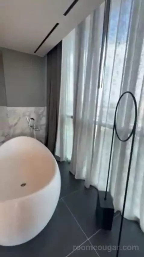 Penthouse Suite bathroom picture #9