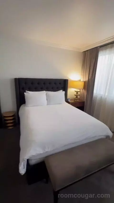 Premiere Double Queen bed picture #6