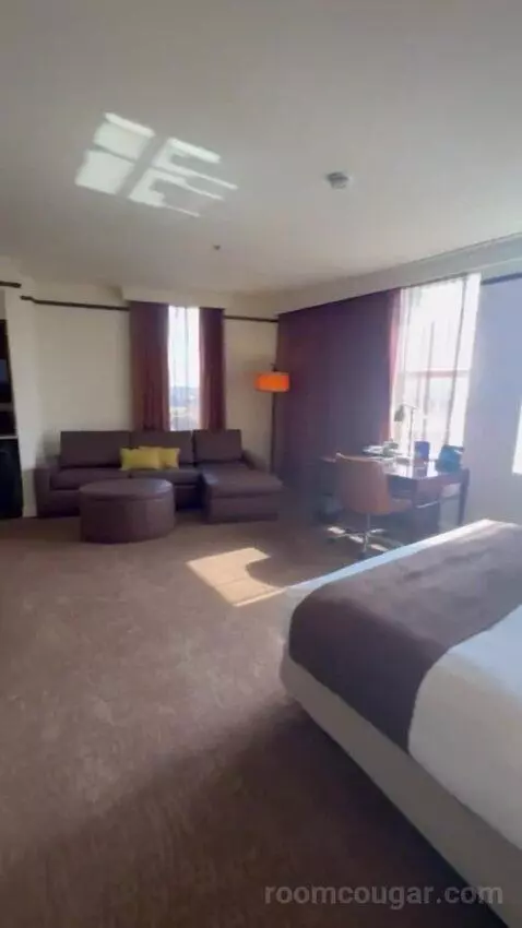 Deluxe King Room with Garden Tub bed picture #7