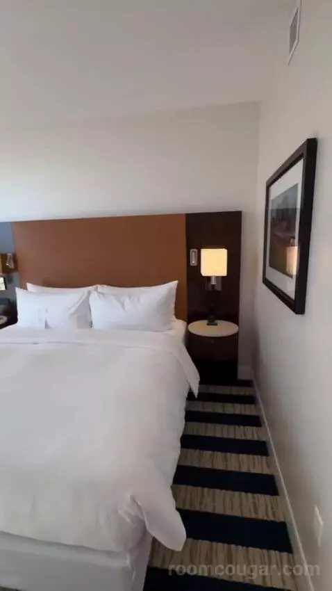 Signature King bed picture #2