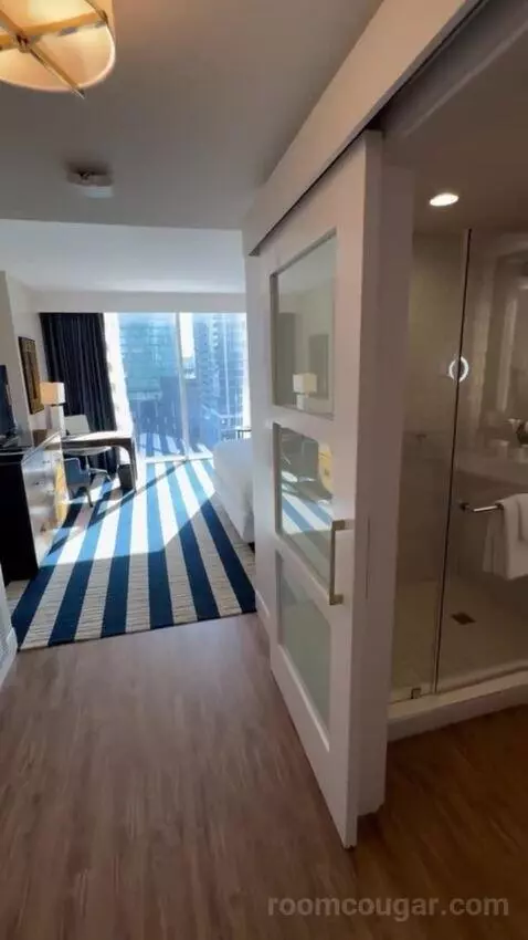 Signature King view picture #2