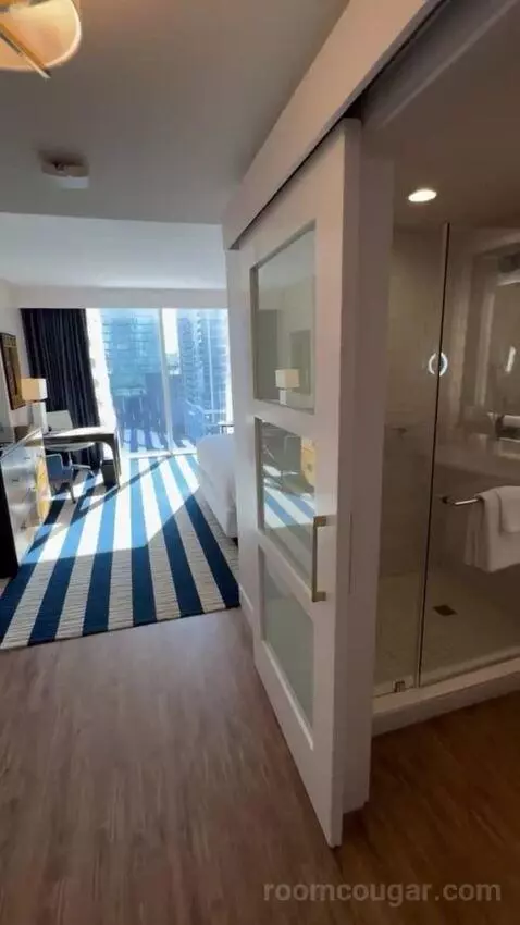 Signature King view picture #3