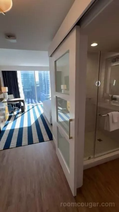 Signature King view picture #4