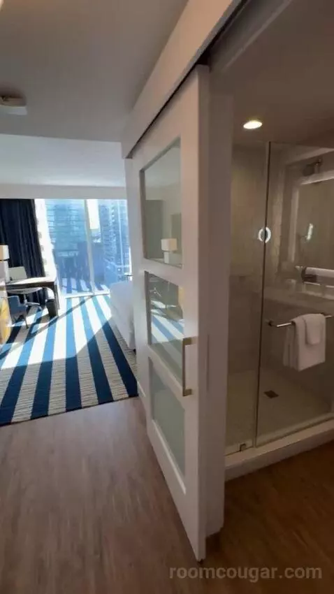 Signature King view picture #5