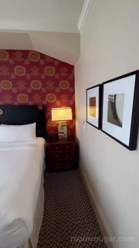 Deluxe King Room bed picture #3
