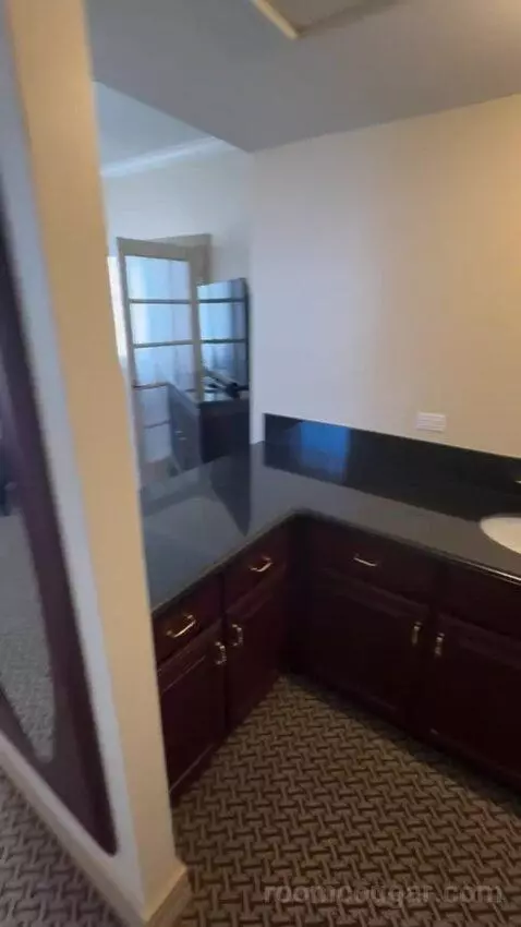 One Bedroom King Suite bathroom picture #2