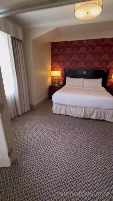 One Bedroom King Suite bed picture #4