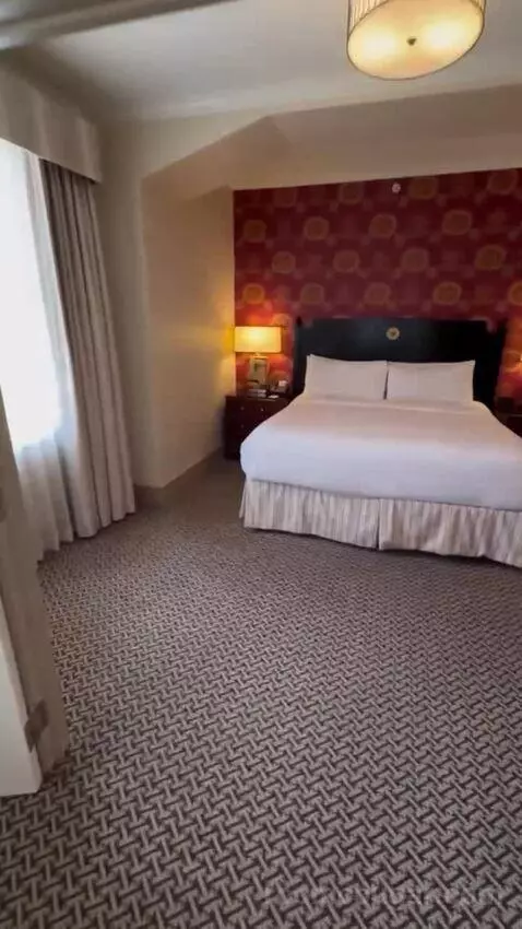 One Bedroom King Suite bed picture #5
