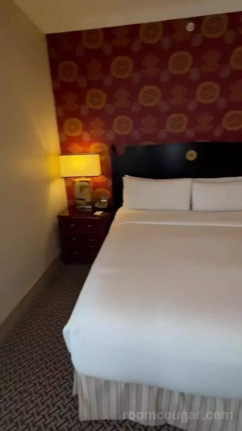 One Bedroom King Suite bed picture #7