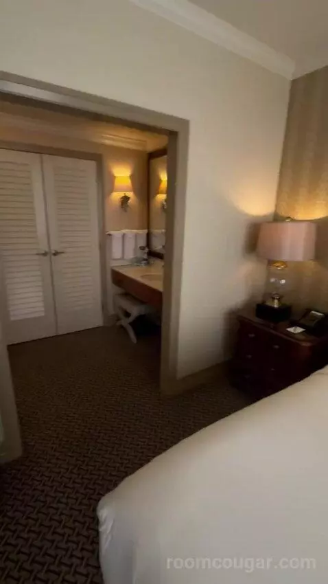 Bridal Suite bed picture #10