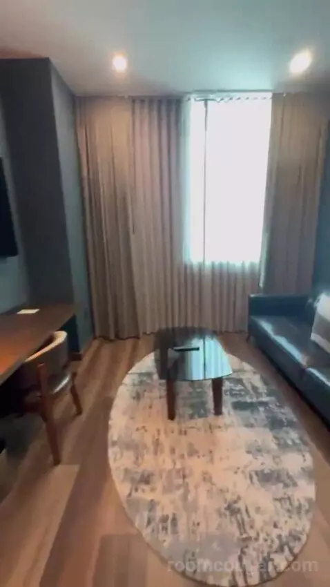 Riverwalk Suite bed picture #10