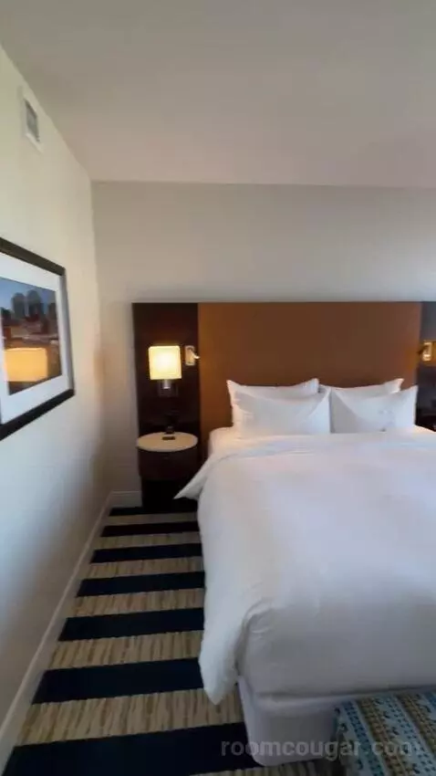 Junior King Suite bed picture #1