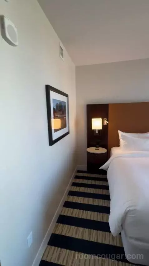 Junior King Suite bed picture #6