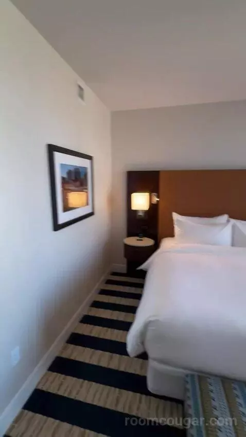 Junior King Suite bed picture #7