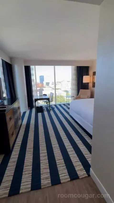 Signature Corner King view picture #2