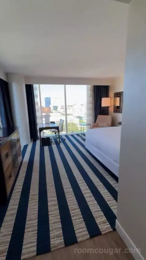 Signature Corner King view picture #3