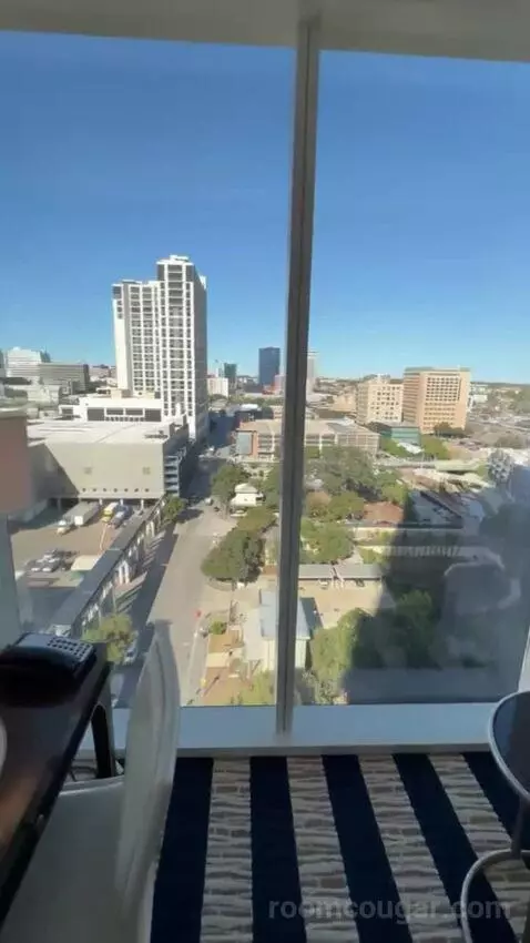 Signature Corner King view picture #11