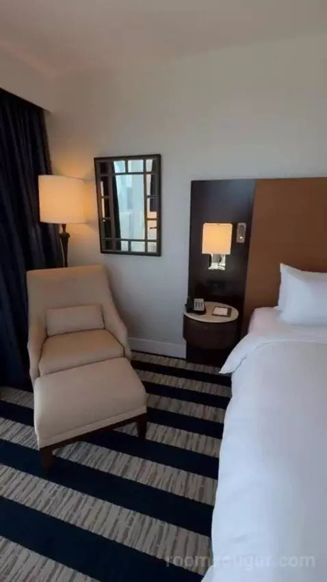 Signature One Bedroom King Suite bed picture #8