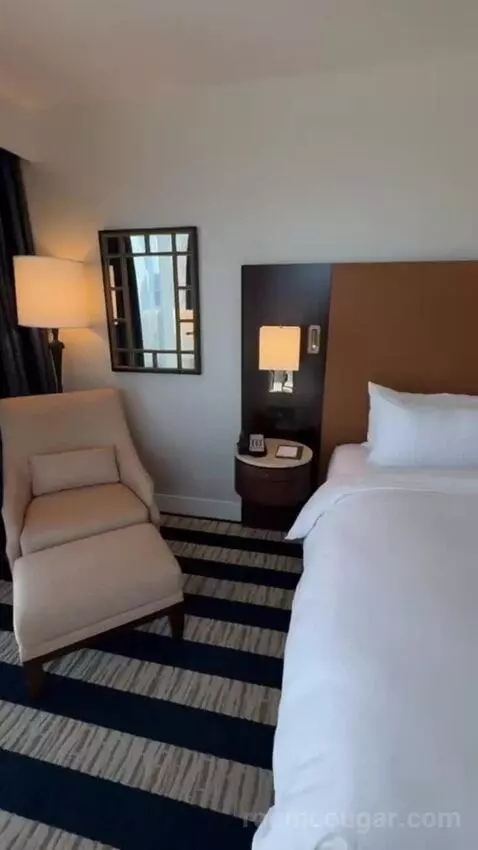 Signature One Bedroom King Suite bed picture #9