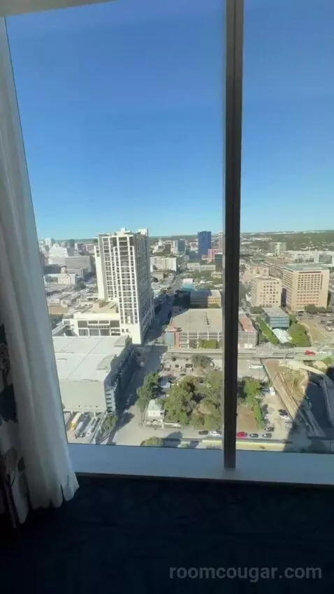 Gold Studio King view picture #5