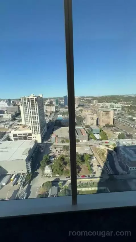 Gold Studio King view picture #9