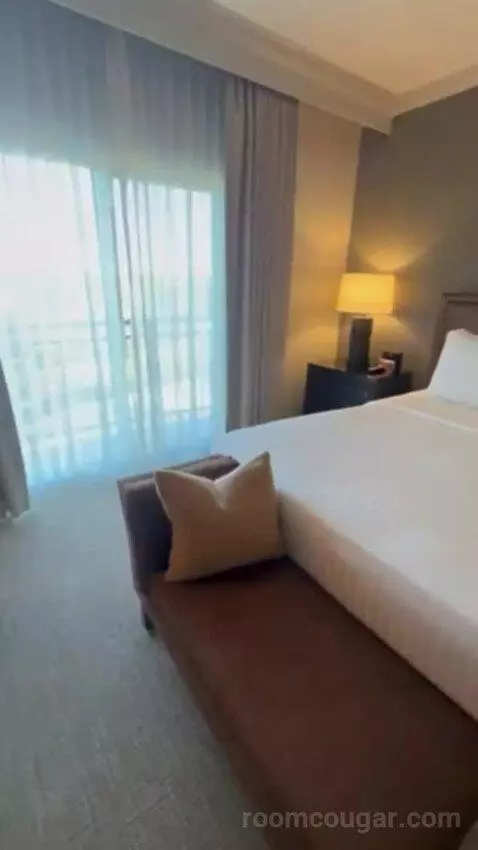 Luxury Presidential Suite bed picture #7