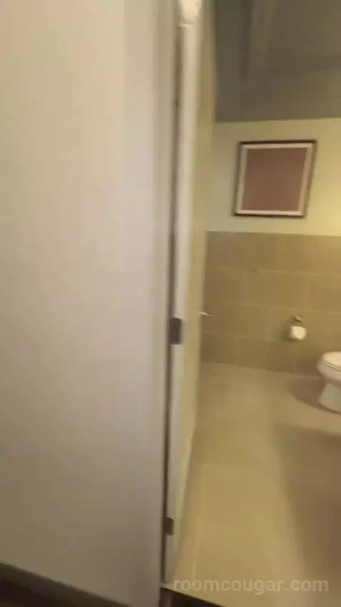 King Room bathroom picture #2