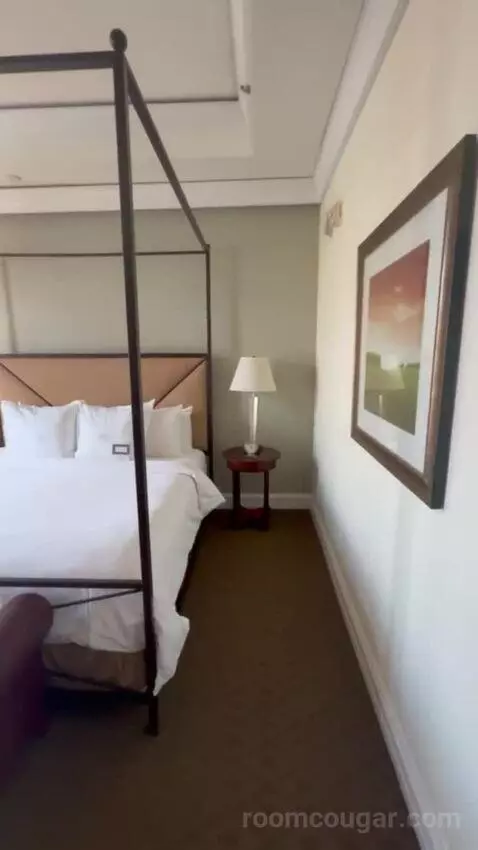 Riverview Room bed picture #4