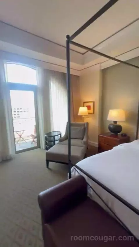 Riverview Room bed picture #8