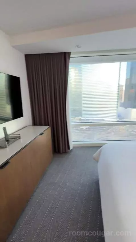 Corner Suite bed picture #7