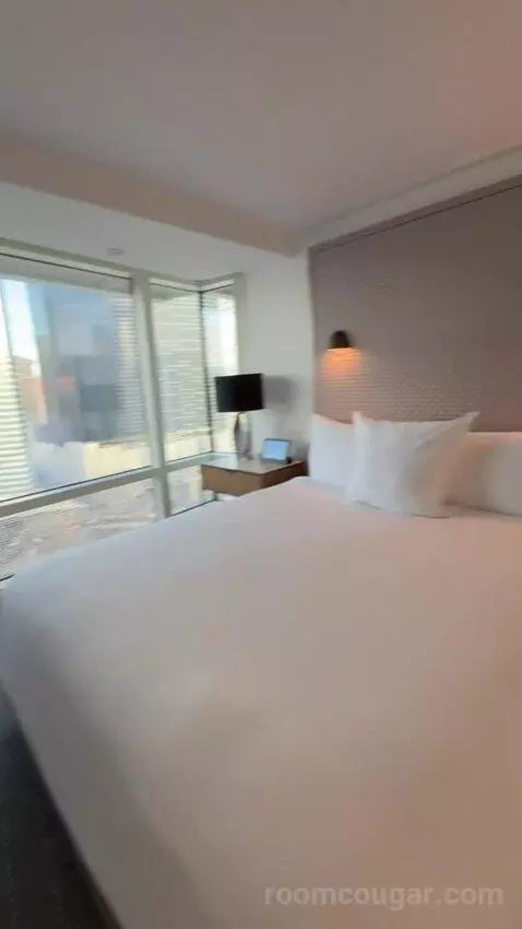 Corner Suite bed picture #12