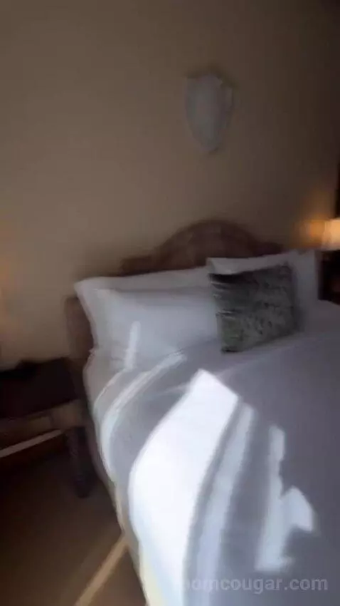 Sparrow Suite bed picture #4