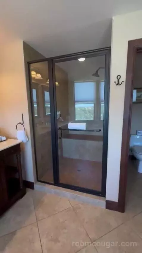 Sparrow Suite bathroom picture #10