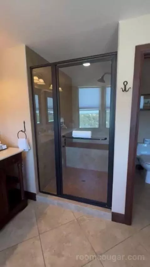 Sparrow Suite bathroom picture #11