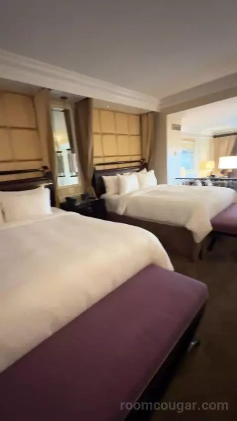 Venetian Luxury Two Queen Suite bed picture #10