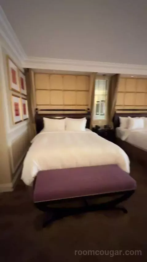 Venetian Luxury Two Queen Suite bed picture #2