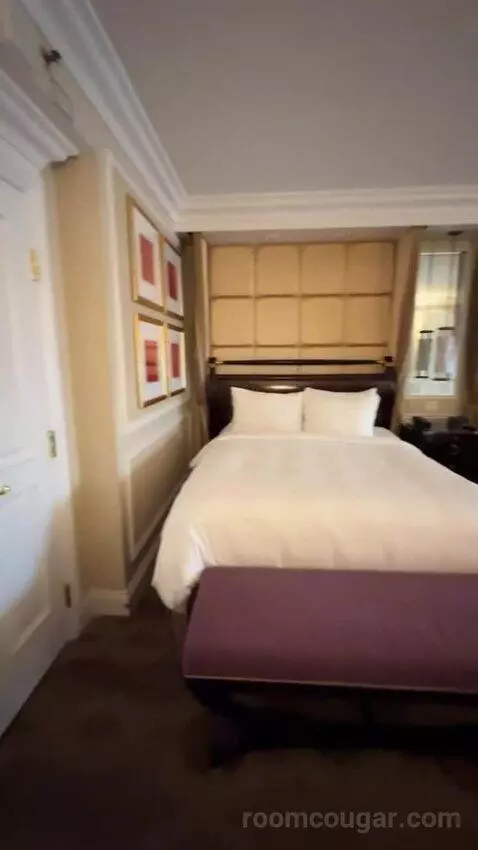 Venetian Luxury Two Queen Suite bed picture #5