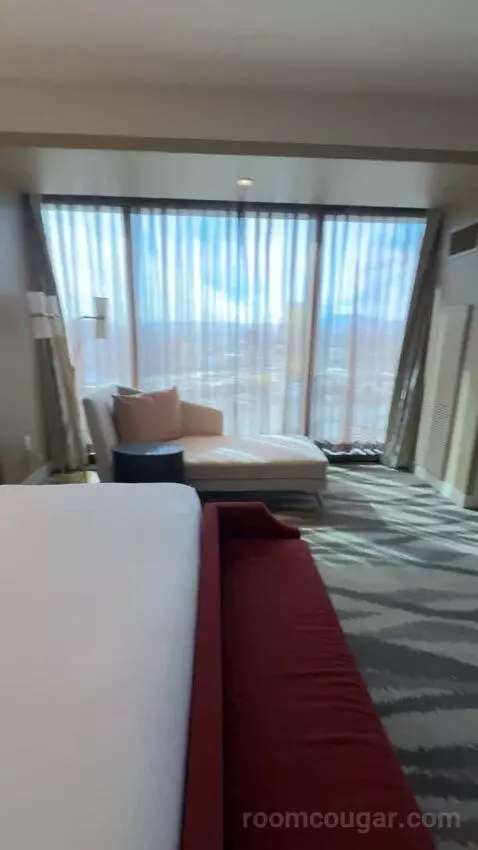 One-Bedroom King Suite with Strip View bed picture #8