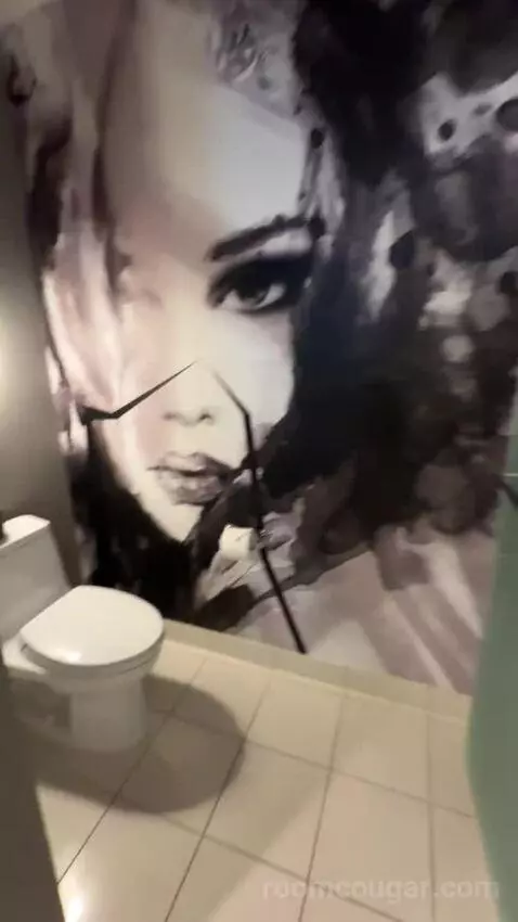 City Room bathroom picture #7