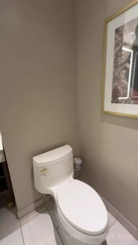 Deluxe Queen Room with Two Queen Beds and Partial Strip View bathroom picture #6
