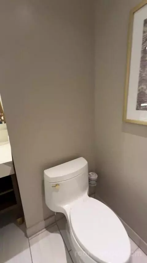 Deluxe Queen Room with Two Queen Beds and Partial Strip View bathroom picture #7