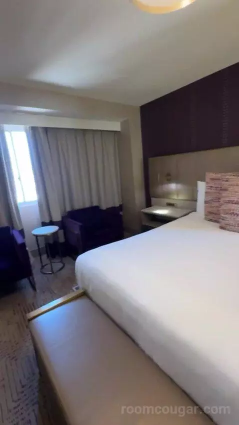 Marra Style King bed picture #4