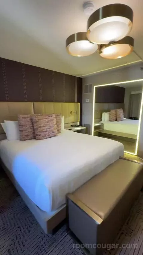Marra Style King bed picture #8